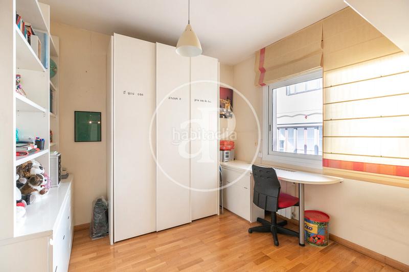 Foto 3e002d6f-f432-4799-9441-ac77bfeaec94. Casa adossada amb calefacció aparcament a El Camp de l´Arpa del Clot Barcelona