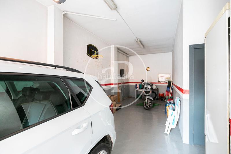 Foto 7232c40b-83f1-4294-ad94-b0c9a4361e70. Casa adossada amb calefacció aparcament a El Camp de l´Arpa del Clot Barcelona