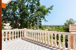 Casa a Monserrat. Chalet independiente en venta en montserrat