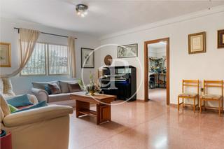 Casa in Villafranqueza. Chalet independiente con piscina y amplia parcela, en villafranq