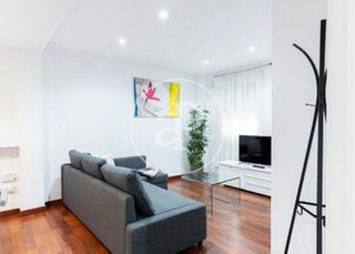 Casa  Carrer de bonveí. Casa en venta en sants
