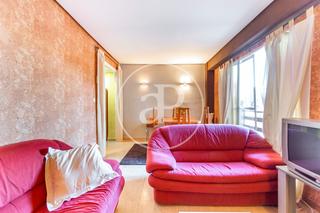 Lloguer Pis  Carrer de la democràcia. Piso en alquiler de dos habitaciones en nou moles