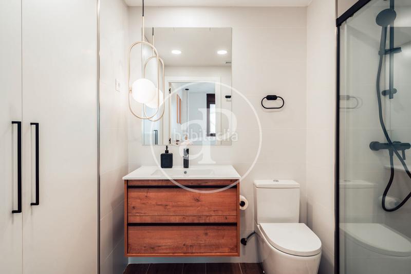 Foto dfee22b7-4cc4-4d79-9b08-1f35feee8b7d. Rent flat with heating in Raval Barcelona