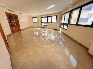 Pis  C. cándida jimeno gargallo. Exclusiva vivienda en venta en alicante