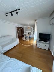 Rent Flat  C/ de rubén vela. Piso en alquiler en en corts