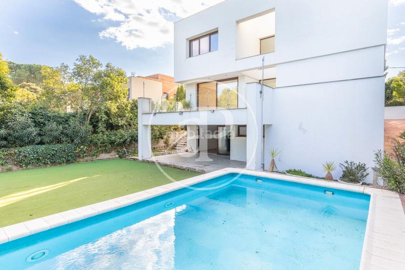 Foto 00eb4ded-5f2c-4081-944e-7cf90cb844af. Haus mit heizung parking pool in Godella