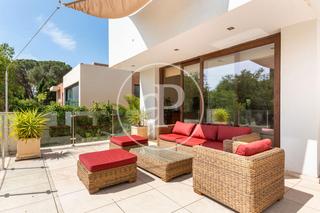 Casa en Godella. Chalet independiente en venta en campolivar