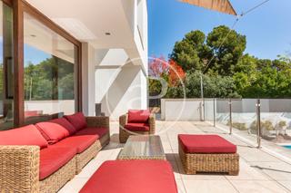 Casa in Godella. Chalet independiente en venta en campolivar