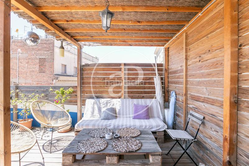 Foto 9aba4c06-f7a4-48bd-a004-598ce6c317fd. Ático  en venta junto al mercado de sant antoni en Barcelona