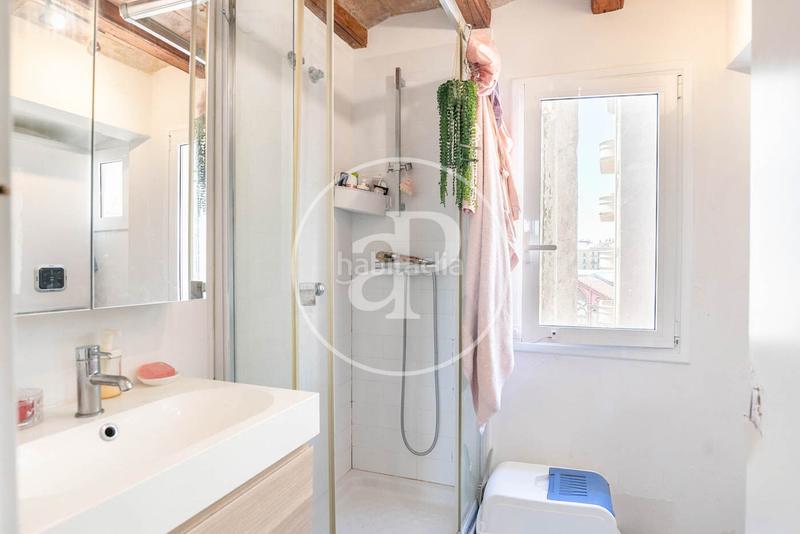 Foto ae50f46a-baf4-46ef-98e5-c80f3c01c843. Ático  en venta junto al mercado de sant antoni en Barcelona