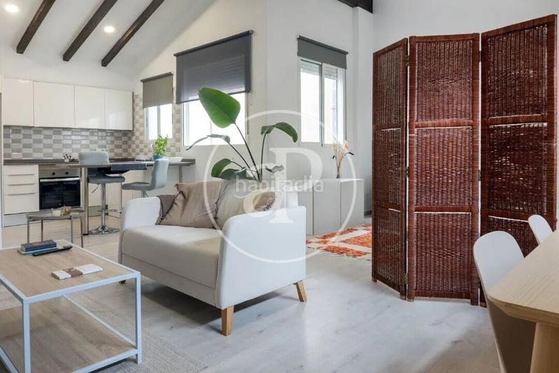 Foto 2807ed91-45ec-4a9c-b1e0-35aa96ab3701. Rent penthouse with heating in Gran Via Valencia