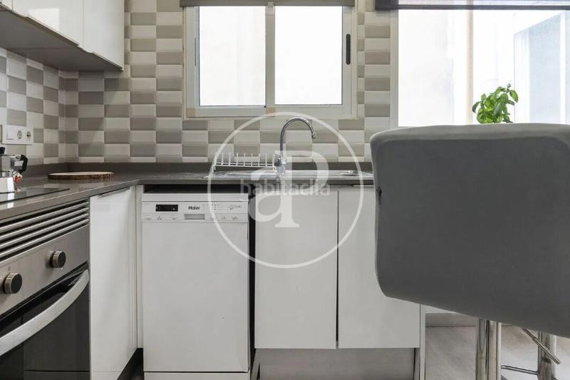 Foto 8d17ca59-2cd6-48b4-9b73-2ef67cb26f67. Rent penthouse with heating in Gran Via Valencia