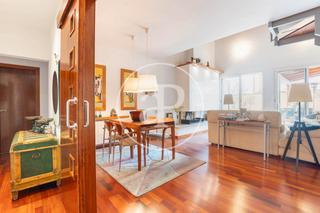 Maison jumelée  Carrer de salvany. Casa en venta en sabadell