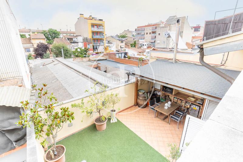 Foto 1550d2c4-5375-46ed-8676-62b1e9657677. Maison jumelée avec chauffage parking dans Eixample Sabadell