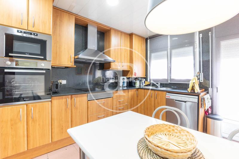 Foto 1ed36fc3-c59e-4241-b3c2-26036c8a96fe. Maison jumelée avec chauffage parking dans Eixample Sabadell