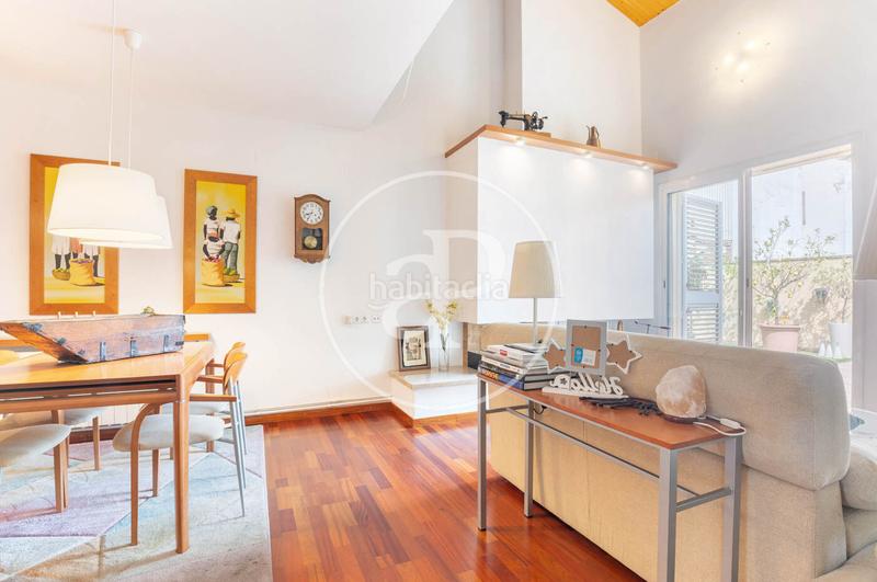 Foto 26603752-040d-451a-91a4-d3d904a0cad0. Maison jumelée avec chauffage parking dans Eixample Sabadell