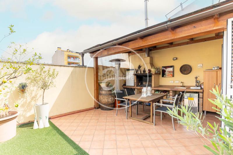 Foto 26706f81-725d-4c82-bf4c-63727576fad9. Maison jumelée avec chauffage parking dans Eixample Sabadell