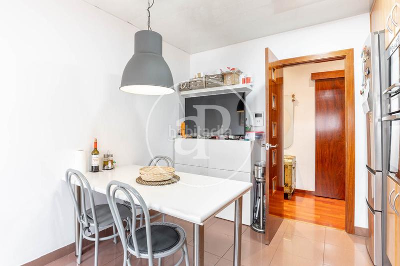 Foto 49acf530-3418-4361-ae1a-c9b28a7d8d7d. Maison jumelée avec chauffage parking dans Eixample Sabadell