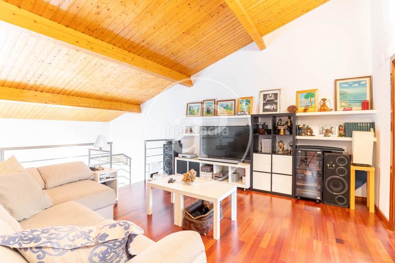 Foto 4a2ce953-8e93-4107-981c-9f819ae2d14b. Maison jumelée avec chauffage parking dans Eixample Sabadell