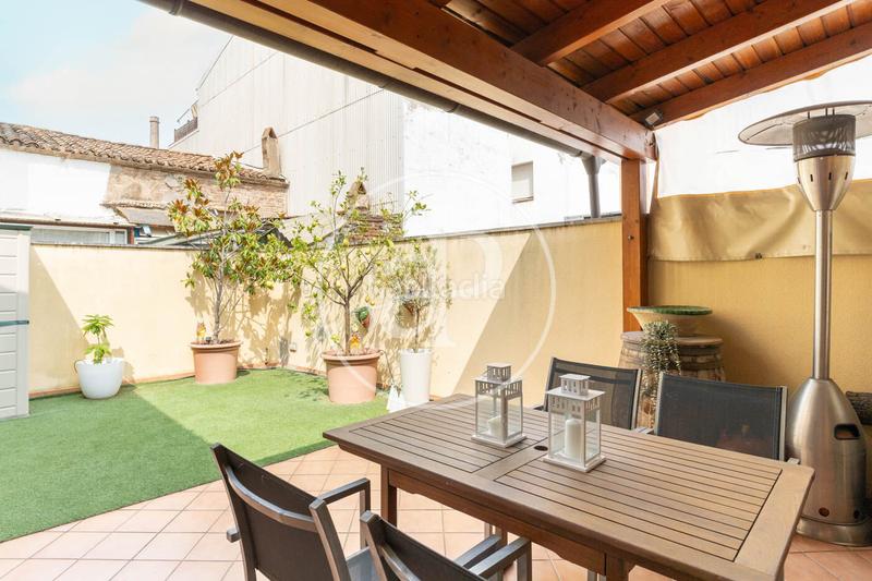 Foto 5aebcaef-ee43-42ba-a7e9-8e0558aad2f3. Maison jumelée avec chauffage parking dans Eixample Sabadell