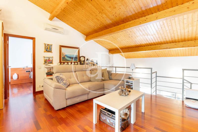 Foto 5cbb87e8-96c1-4a89-ab14-94f098e69f96. Maison jumelée avec chauffage parking dans Eixample Sabadell