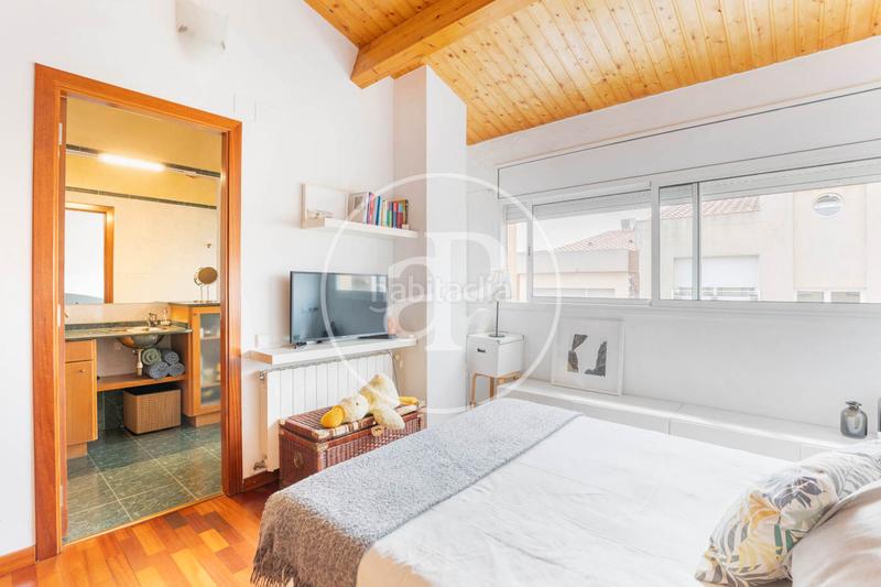 Foto 6fd77e5b-6555-417d-ac14-ea4d1a585dcf. Maison jumelée avec chauffage parking dans Eixample Sabadell