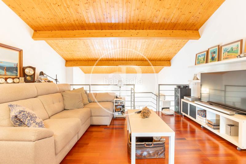 Foto 77d77549-c46e-4565-a4f1-6b50bde655ef. Maison jumelée avec chauffage parking dans Eixample Sabadell