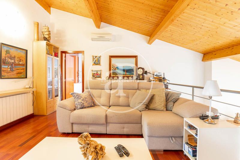 Foto 9a297607-2091-4d27-9362-6b1ea90febb6. Maison jumelée avec chauffage parking dans Eixample Sabadell