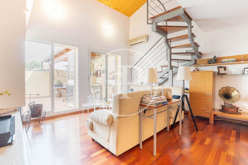 Foto 9c8eff4d-79ee-440d-b023-d0061b86f437. Maison jumelée avec chauffage parking dans Eixample Sabadell