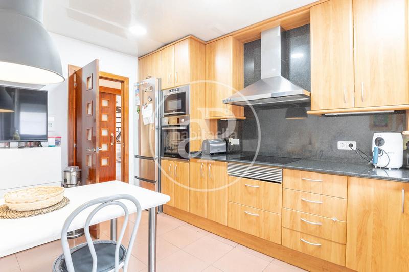 Foto e925cb92-9cfd-4d10-84b7-eecbf03e8ca8. Maison jumelée avec chauffage parking dans Eixample Sabadell