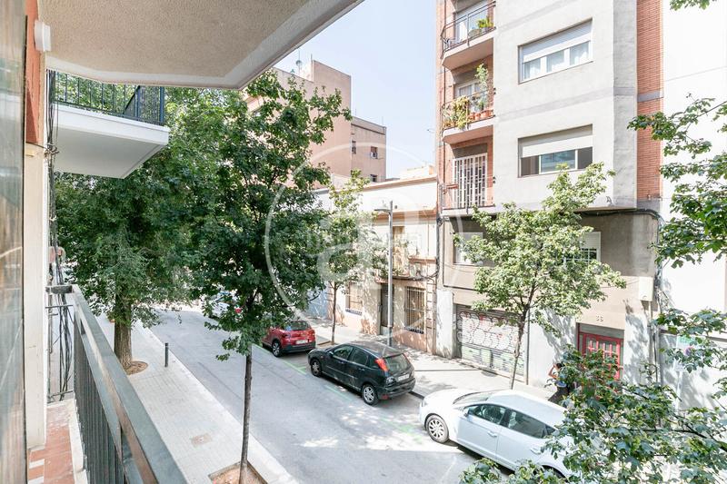 Foto cf5c4e78-466b-4431-81a4-b6a3b204b7e4. Piso  en venta en la calle lluis sagnier en Guinardó Barcelona