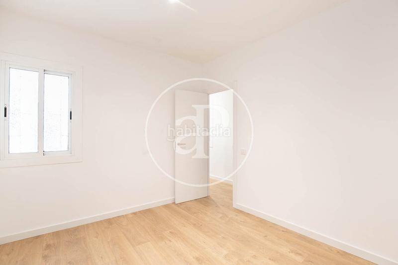 Foto d7844967-5e6f-4d60-af5c-e28598f5119b. Piso  en venta en la calle lluis sagnier en Guinardó Barcelona