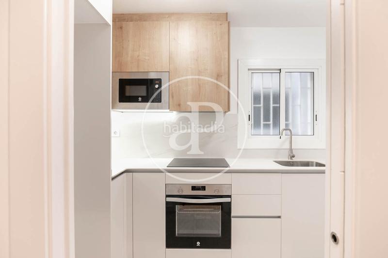 Foto e7f3b2ec-bb5b-43e3-8ad2-0a7eab988b59. Piso  en venta en la calle lluis sagnier en Guinardó Barcelona