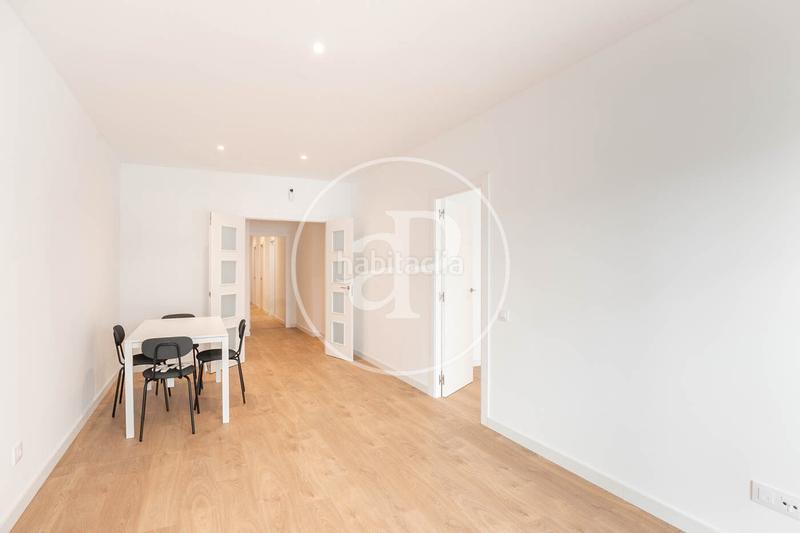 Foto f5aebb97-8305-4273-ad09-50238f7f4a0a. Piso  en venta en la calle lluis sagnier en Guinardó Barcelona