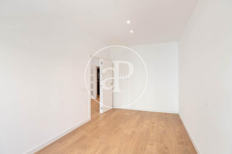 Foto fcc02c1d-e385-4d1f-b60c-27cf7037e170. Piso  en venta en la calle lluis sagnier en Guinardó Barcelona