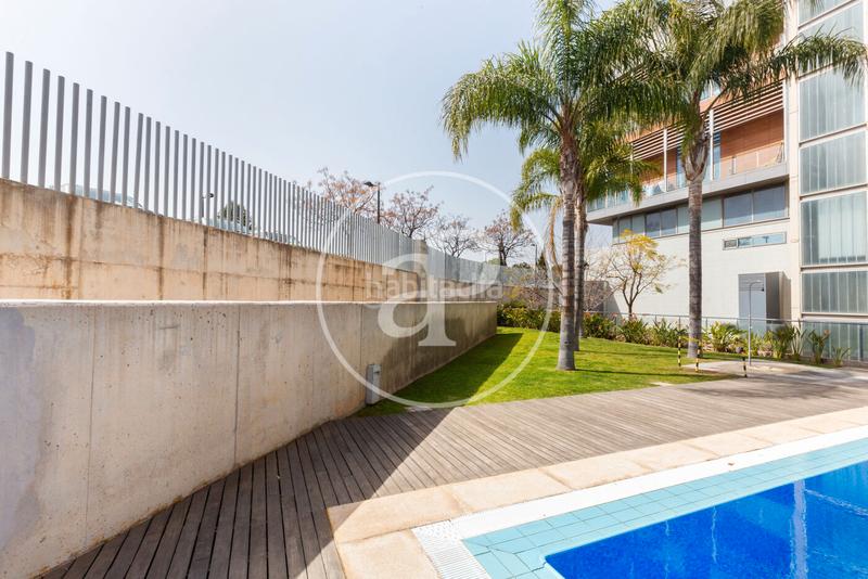 Foto f4a4d77a-d52c-4157-ab2d-61ae747f62cd. Lloguer àtic amb calefacció aparcament piscina a Valencia