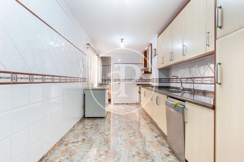 Foto a93717ad-62b5-435b-a424-b3016e2c5804. Casa amb calefacció aparcament a Silla