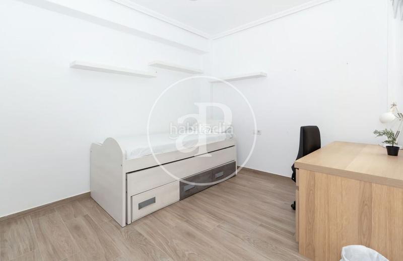 Foto feee1dba-722b-4f1d-8e26-8d15b525e747. Alquiler piso  en alquiler en la malvarrosa en Valencia