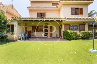 Rent House  Av. ausias march. Casa en alquiler en la pobla de farnals