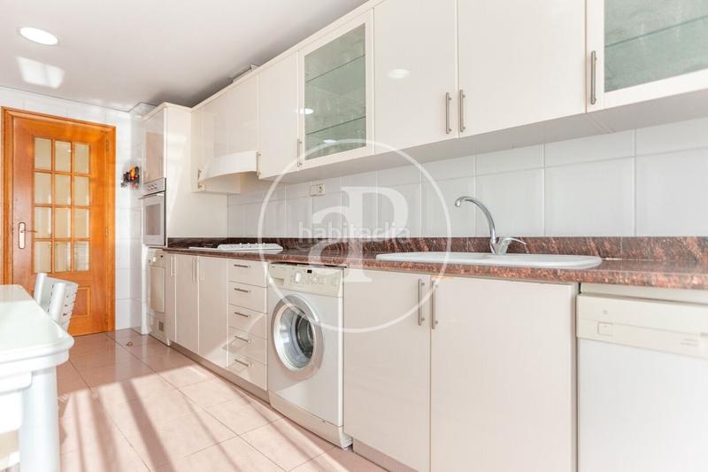 Foto 28ac3afc-4425-4fb3-a901-53bc84f992f7. Piso  en venta en algirós en Ciutat Jardí Valencia