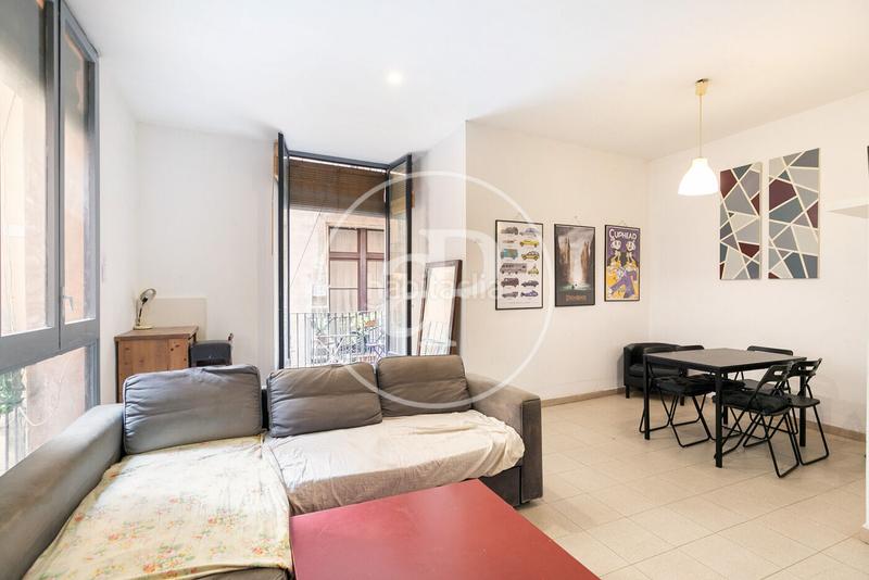 Foto 2a3d4f31-e110-4281-a6f1-3b66255d6fe9. Piso  en venta en calle escudellers en Gòtic Barcelona