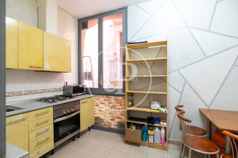 Foto 43a070f6-3703-4bb5-adb6-9130155321c9. Piso  en venta en calle escudellers en Gòtic Barcelona