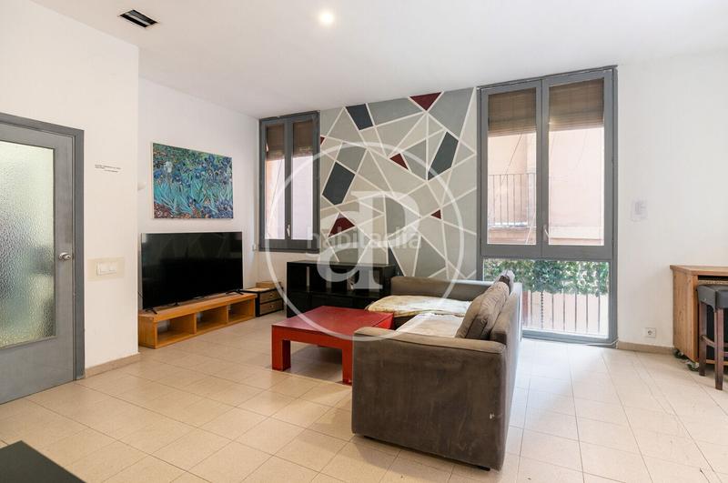 Foto 8a3836e7-82bc-47d8-bdcd-368a26295aa1. Piso  en venta en calle escudellers en Gòtic Barcelona