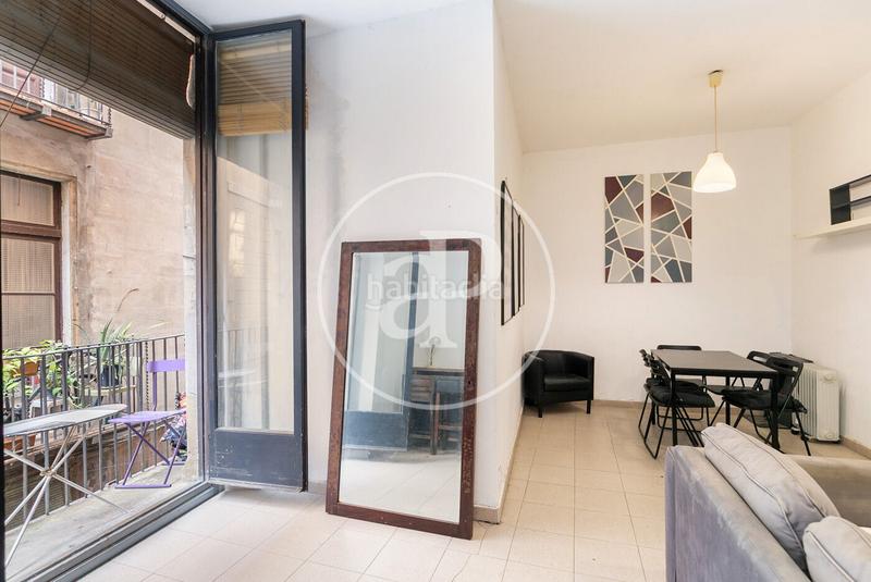 Foto c7d081fe-75b5-4379-827b-9978d98d1bd3. Piso  en venta en calle escudellers en Gòtic Barcelona