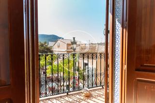 Casa adossada a Pueblo. Casa en venta en calpe