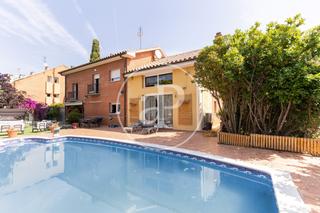 Casa  Av. de argentina. Casa en venta en cerdanyola del vallès