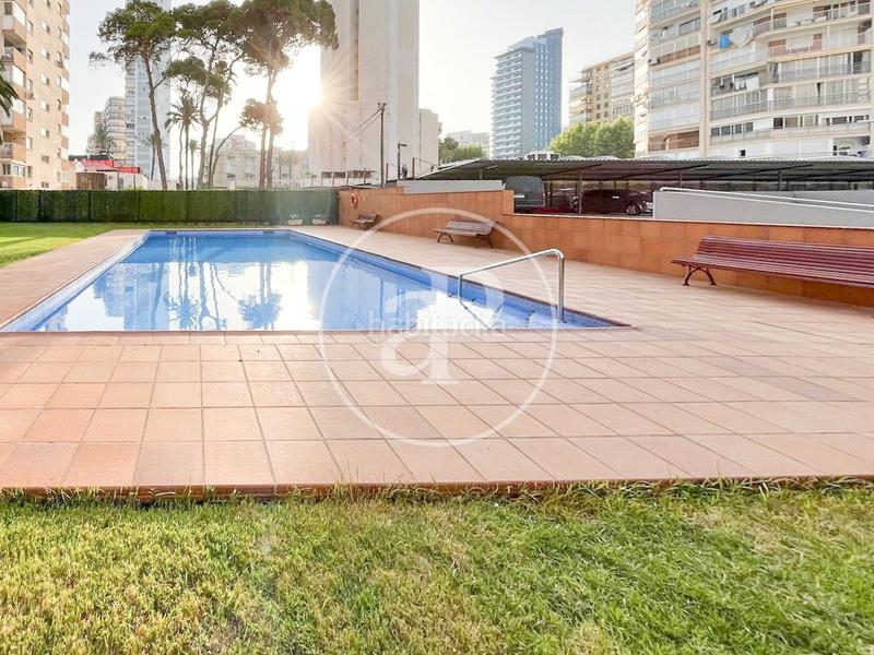 Foto 3cdf2f88-ddc7-4835-913e-beb1910f740e. Pis amb calefacció aparcament piscina a Playa Levante Benidorm