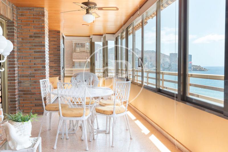 Foto b63d7bec-9872-4fd2-a455-e0bdae9f87f9. Pis amb calefacció aparcament piscina a Playa Levante Benidorm
