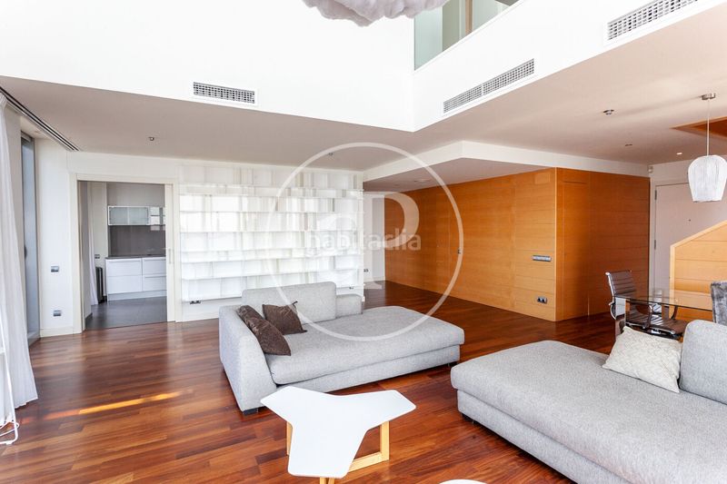 Foto 3f5c58d9-3296-419d-bbbf-41fc0374b075. Rent penthouse with heating parking pool in Diagonal Mar i el Front Marítim del Poblenou Barcelona