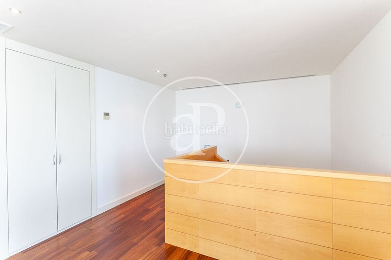 Foto 8f3b59de-1401-4065-b8bc-de87f2d6b75d. Rent penthouse with heating parking pool in Diagonal Mar i el Front Marítim del Poblenou Barcelona